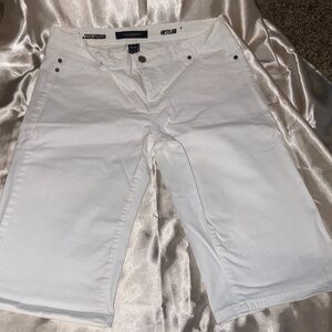 Liverpool Womens White Bermuda Shorts Size 10